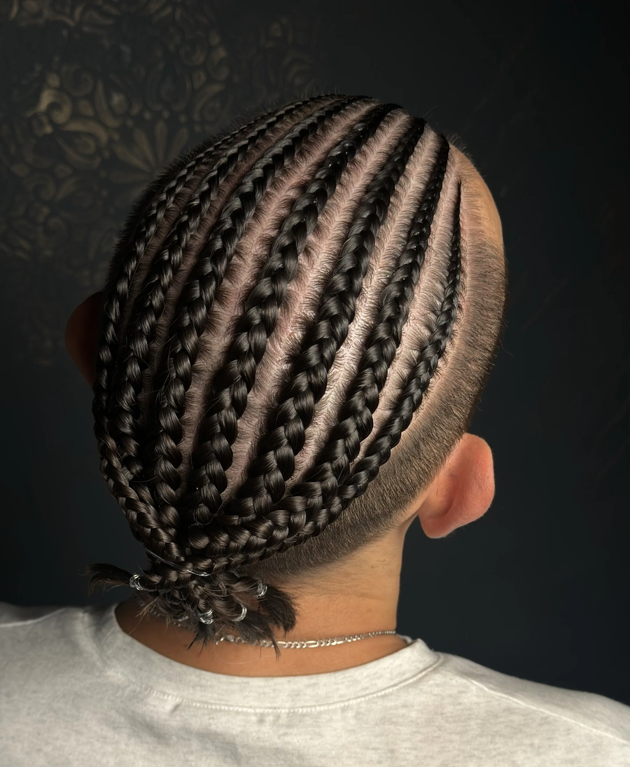 Брейды — французские косы вдоль головы, студия Карины Яницкой в Алматы