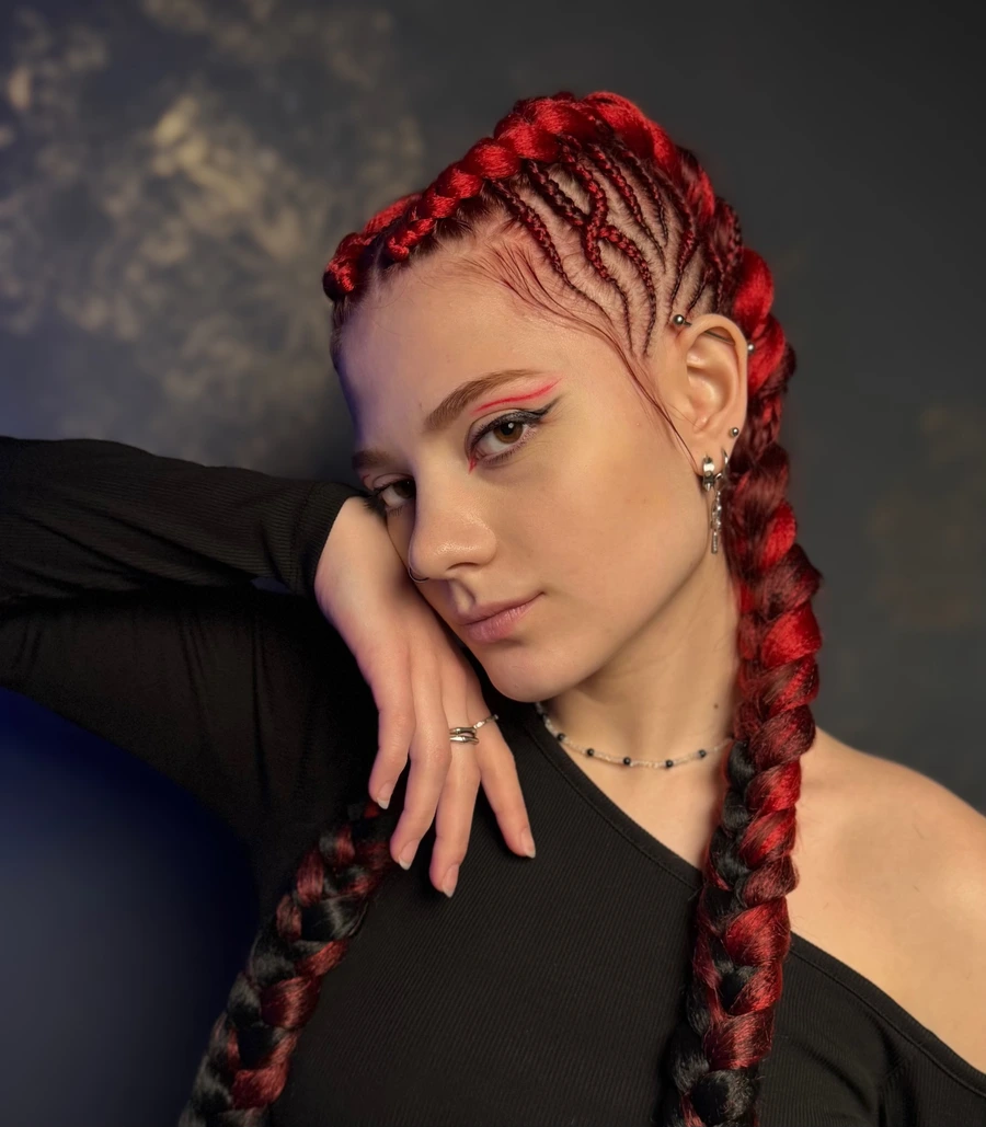 Дарья — мастер по брейдам и афрокосам, студия Карины Яницкой, Алматы